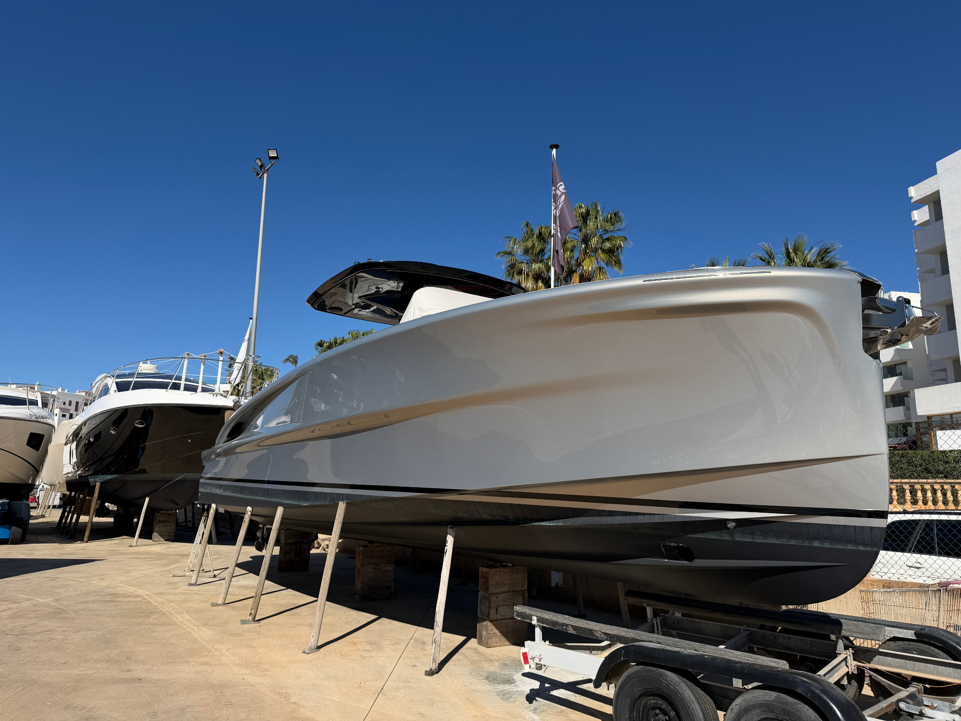 Protección y transformación de yates en La Ciotat – OCEANSKIN Marine Surface Artistry
